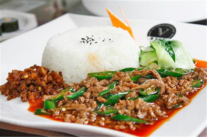 牛肉青椒盖饭