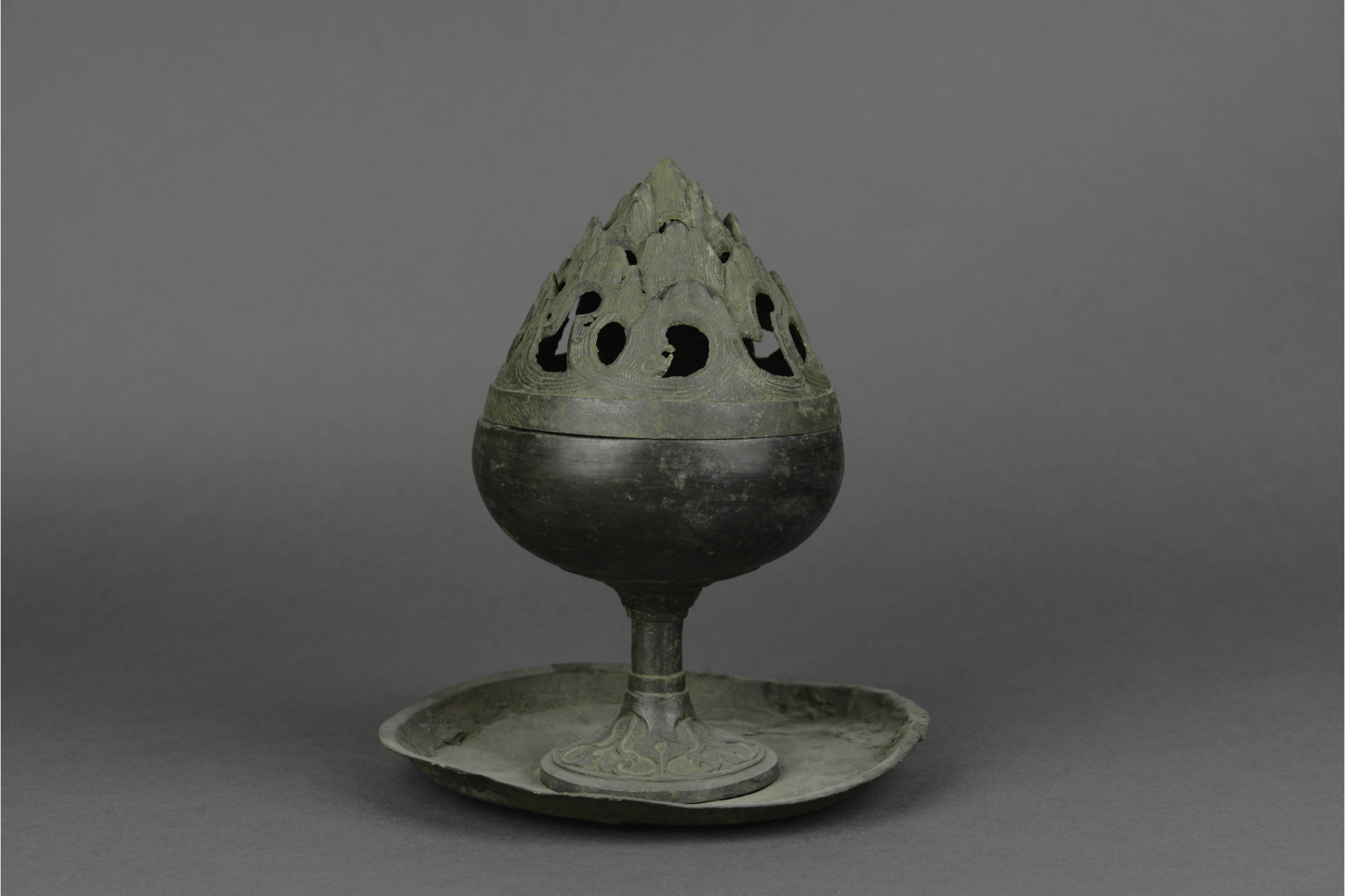  p>汉铜博山炉是汉代的文物,现收藏于平凉市博物馆 span class="ref"