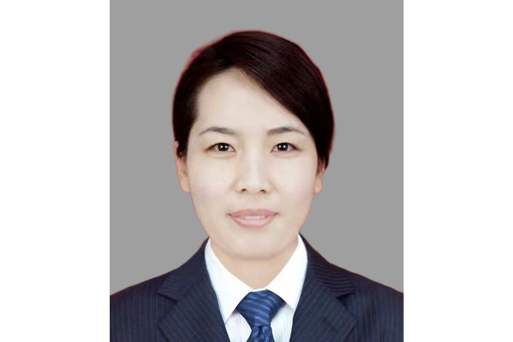 李霞