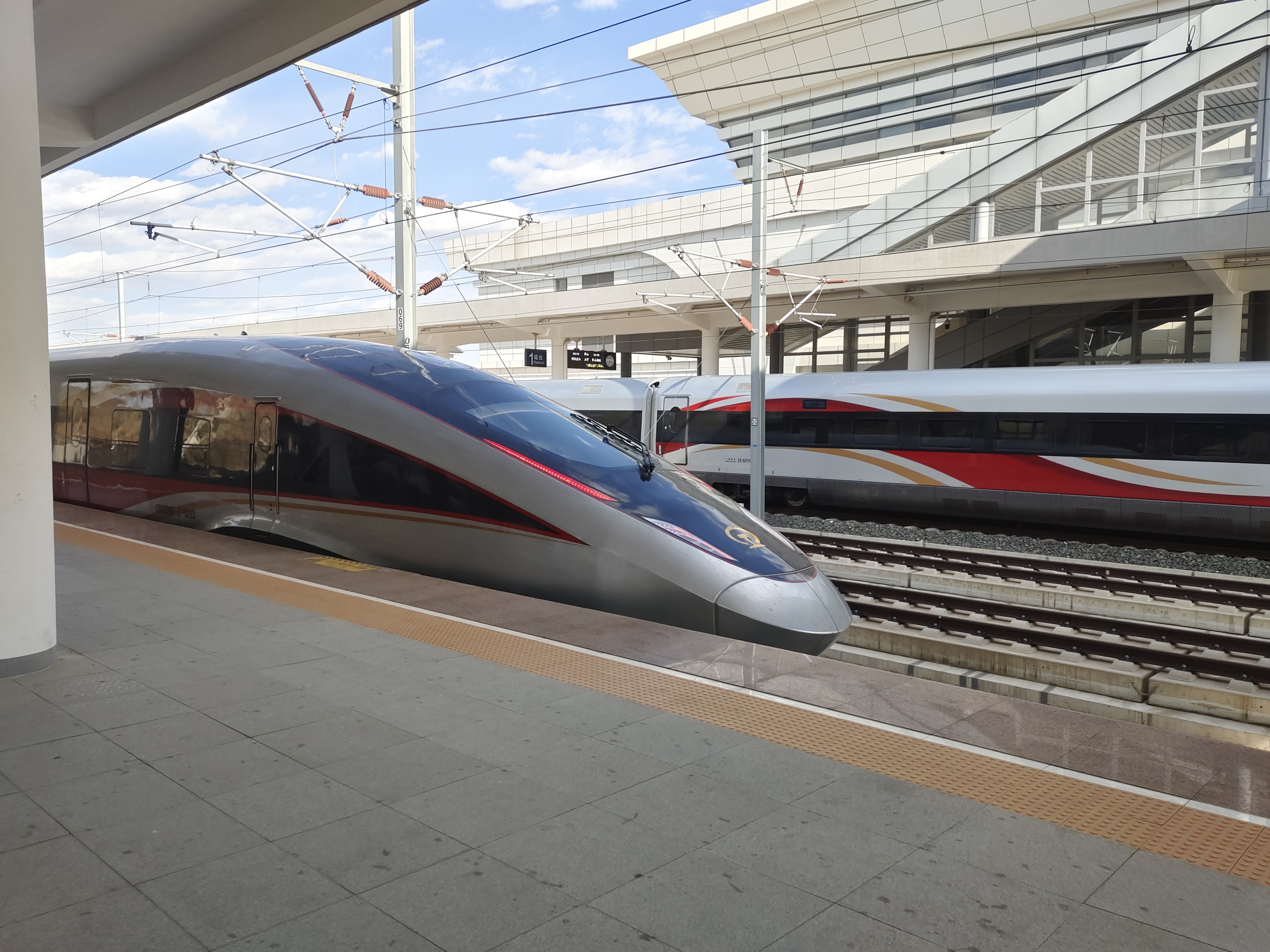 复兴号cr400bf型电力动车组