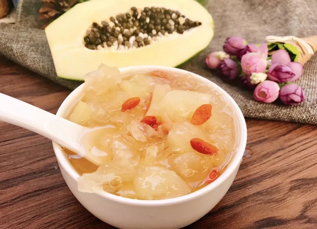  p>银耳杞子汤是用银耳, a target="_blank" href="/item/枸杞子