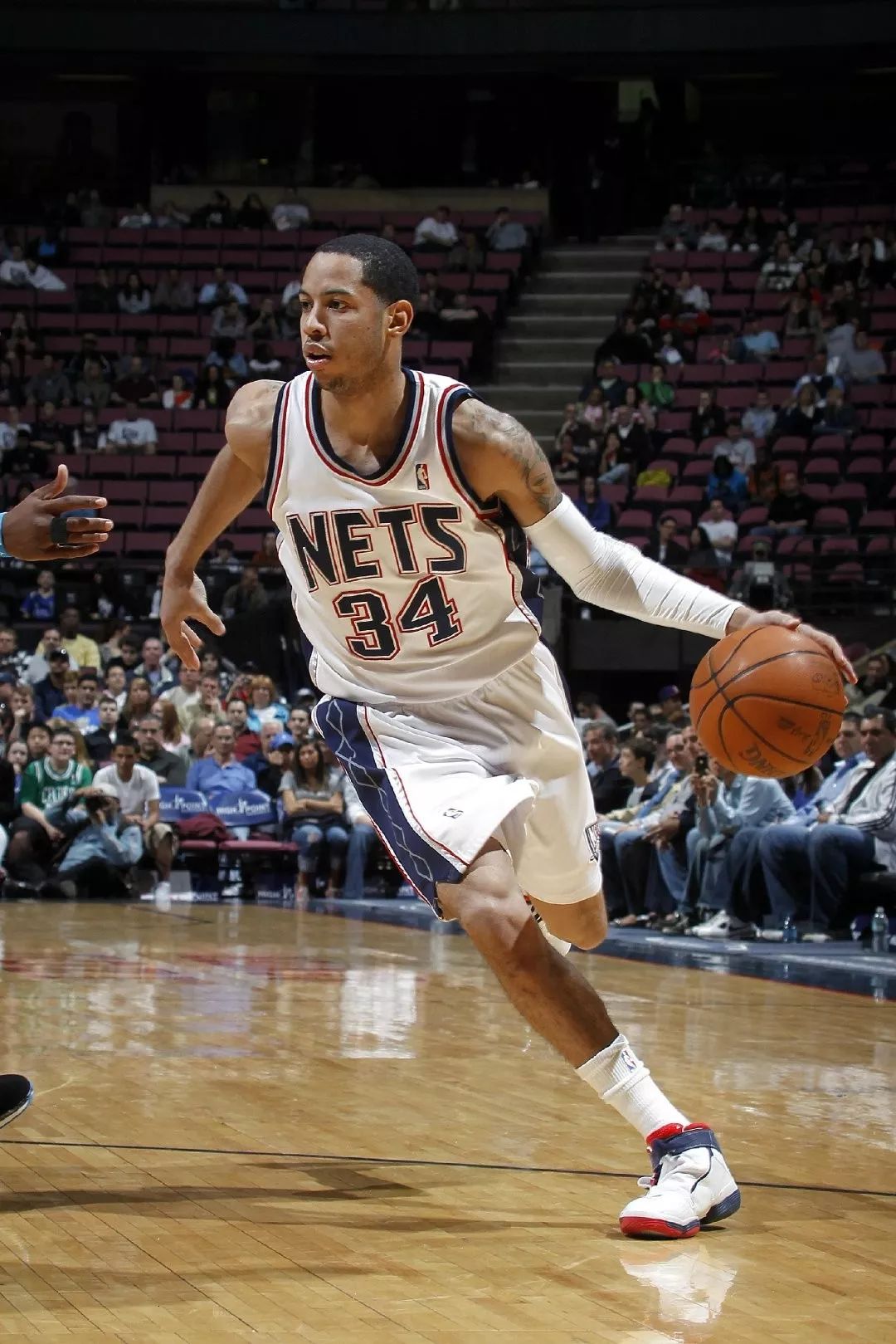  p data-id="gnsypf8k34">德文·哈里斯(devin harris),1983年2月27日