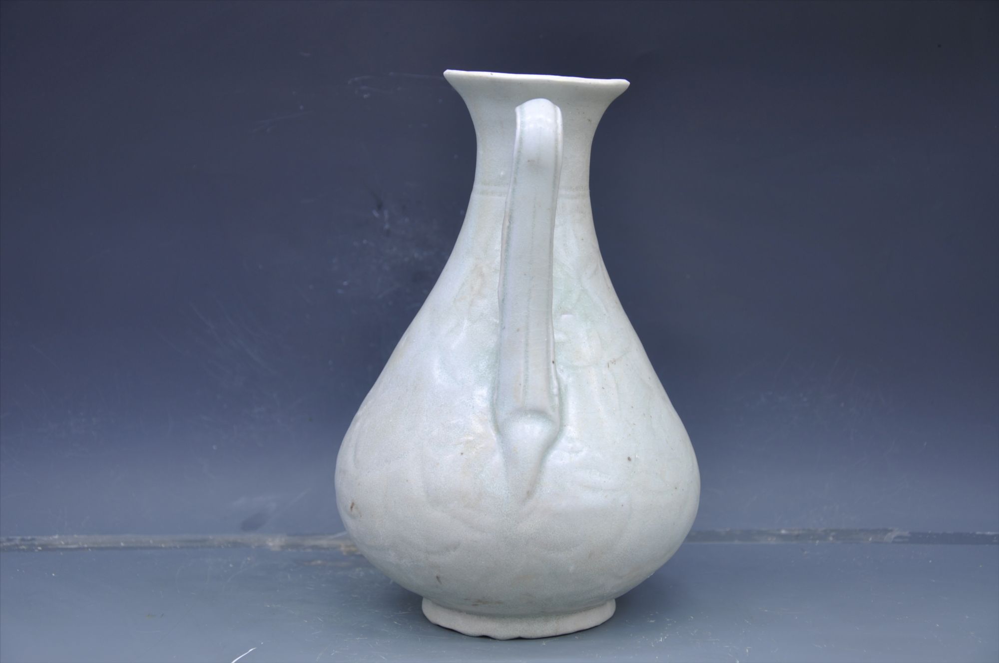 南宋青白釉刻划花纹瓷执壶