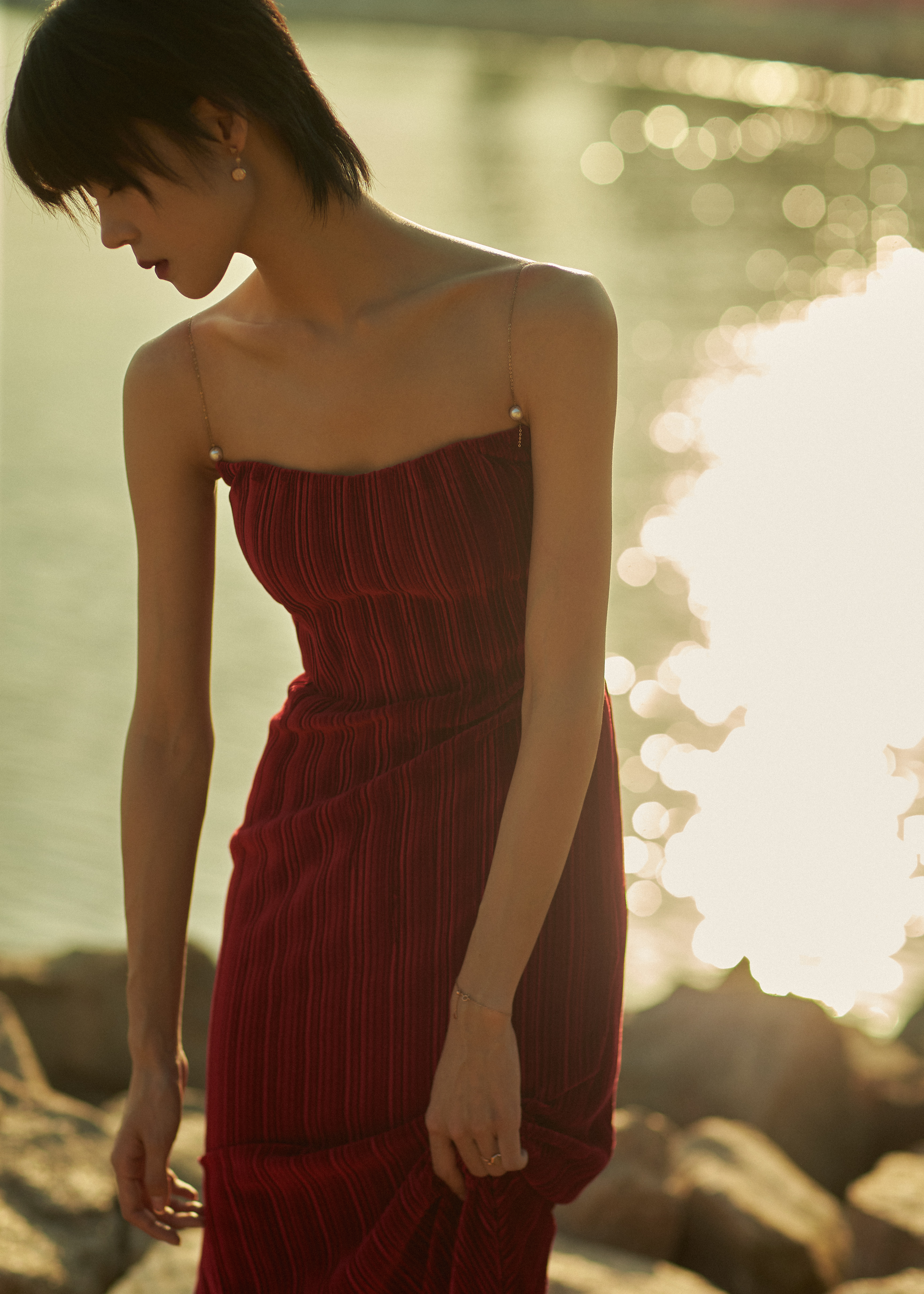 张婉清(曾用名张羽清),毕业于<a target="