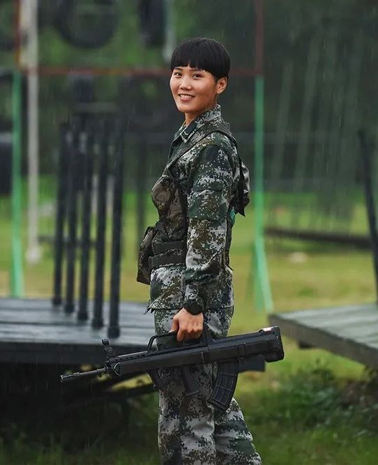  p>徐晴晴是一名退役军人,女 a target="_blank" href="/item/狙击手