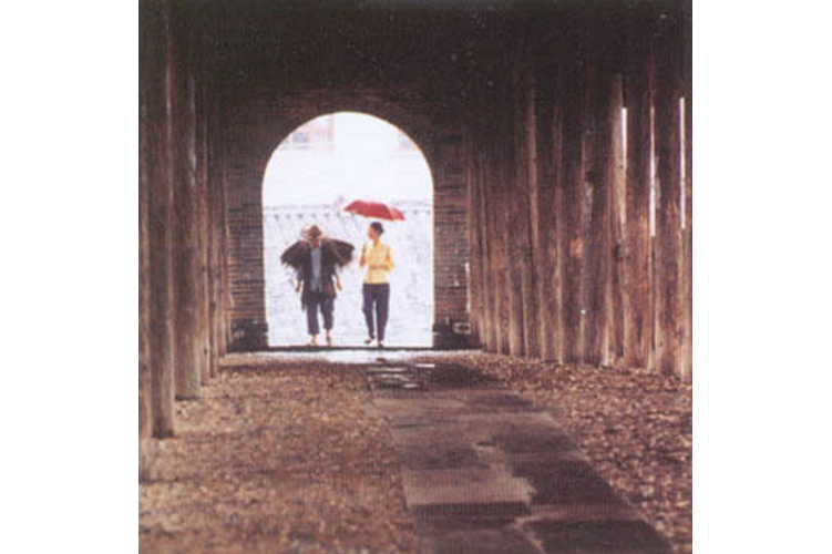  p data-id="gnwsvrjrqn">荷香,电影名,2003年福建电影制片厂出 品