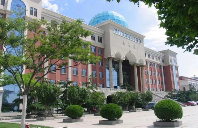 binhai ),南开大学滨海学院是经教育部批准由南开大学和天津市滨海