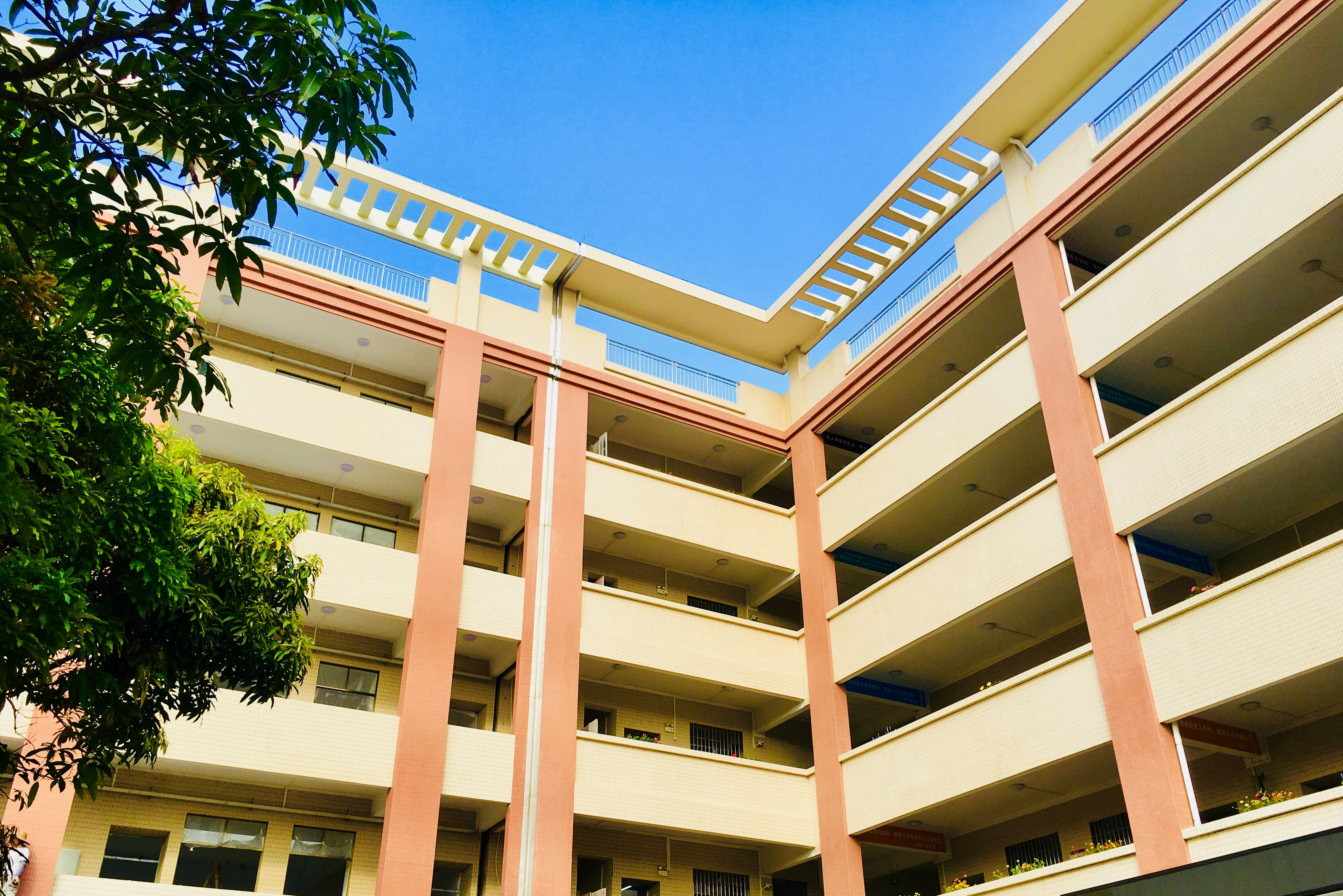 江门市江海区外海街道中路小学