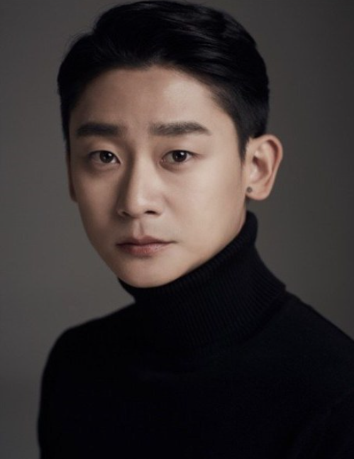 1985年11月21日出生,韩国男演员