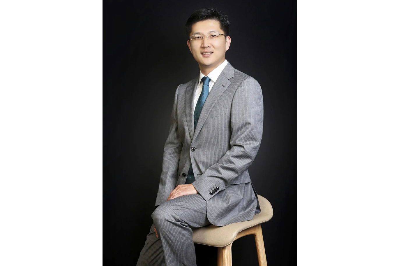  p>苏斌,1980年出生,中国国籍,无永久境外居留权,经济学学士,中国注册