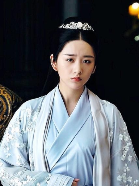 ">昭芸,女,古装剧《 a target="_blank" href="/item/白发/23406157"