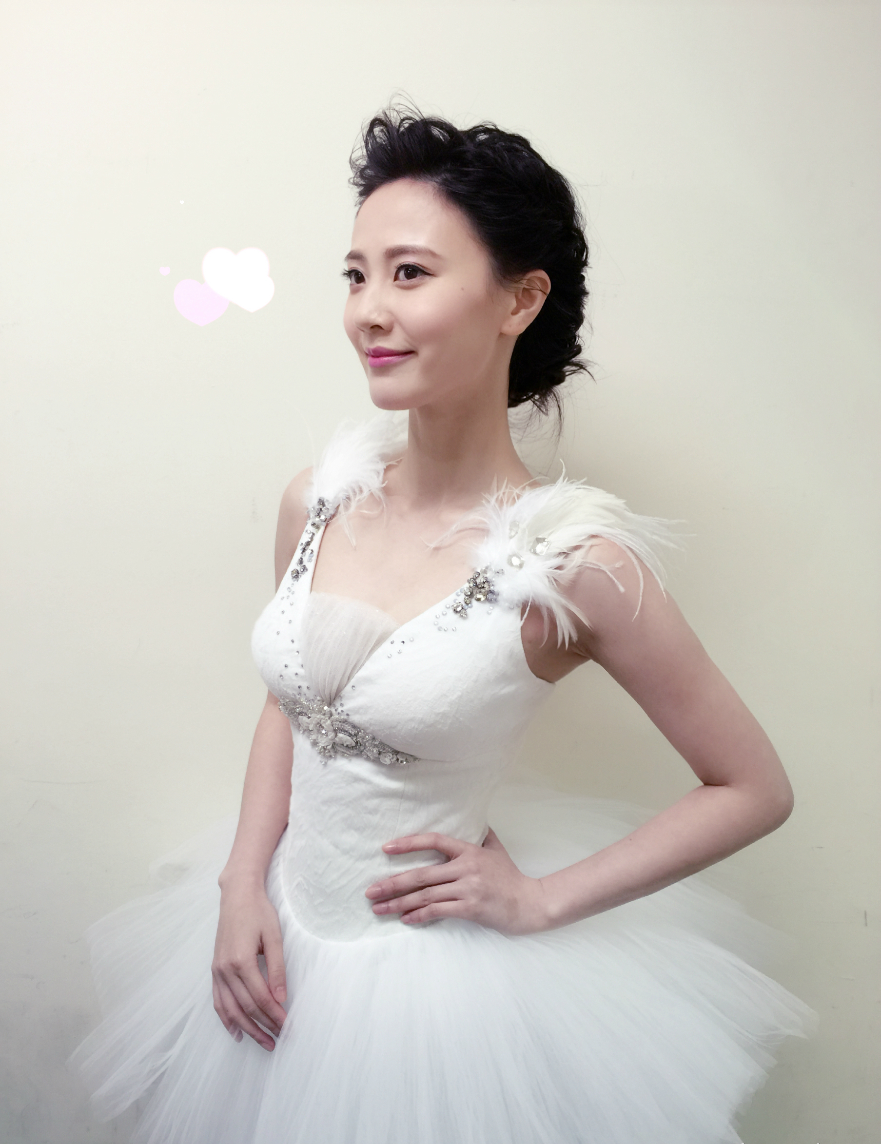 毕业于香港演艺学院,中国香港女演员,2011年香港小姐冠军