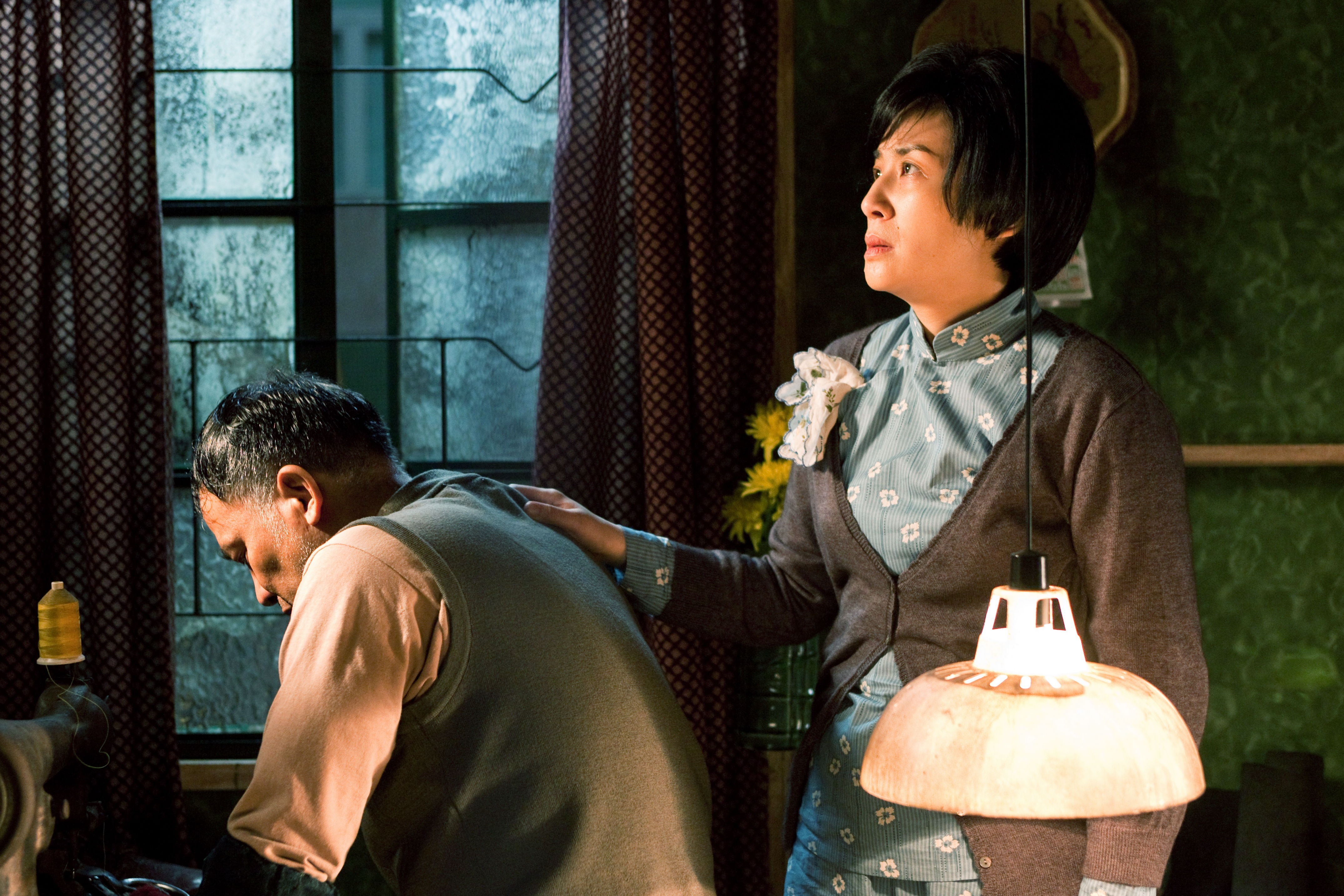  p>《岁月神偷》是美亚电影,天下影画,大地时代文化联合出品的一部