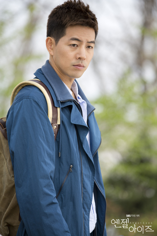  p>李尚允(         ),1981年8月15日出生于韩国首尔,韩国男演员,韩国