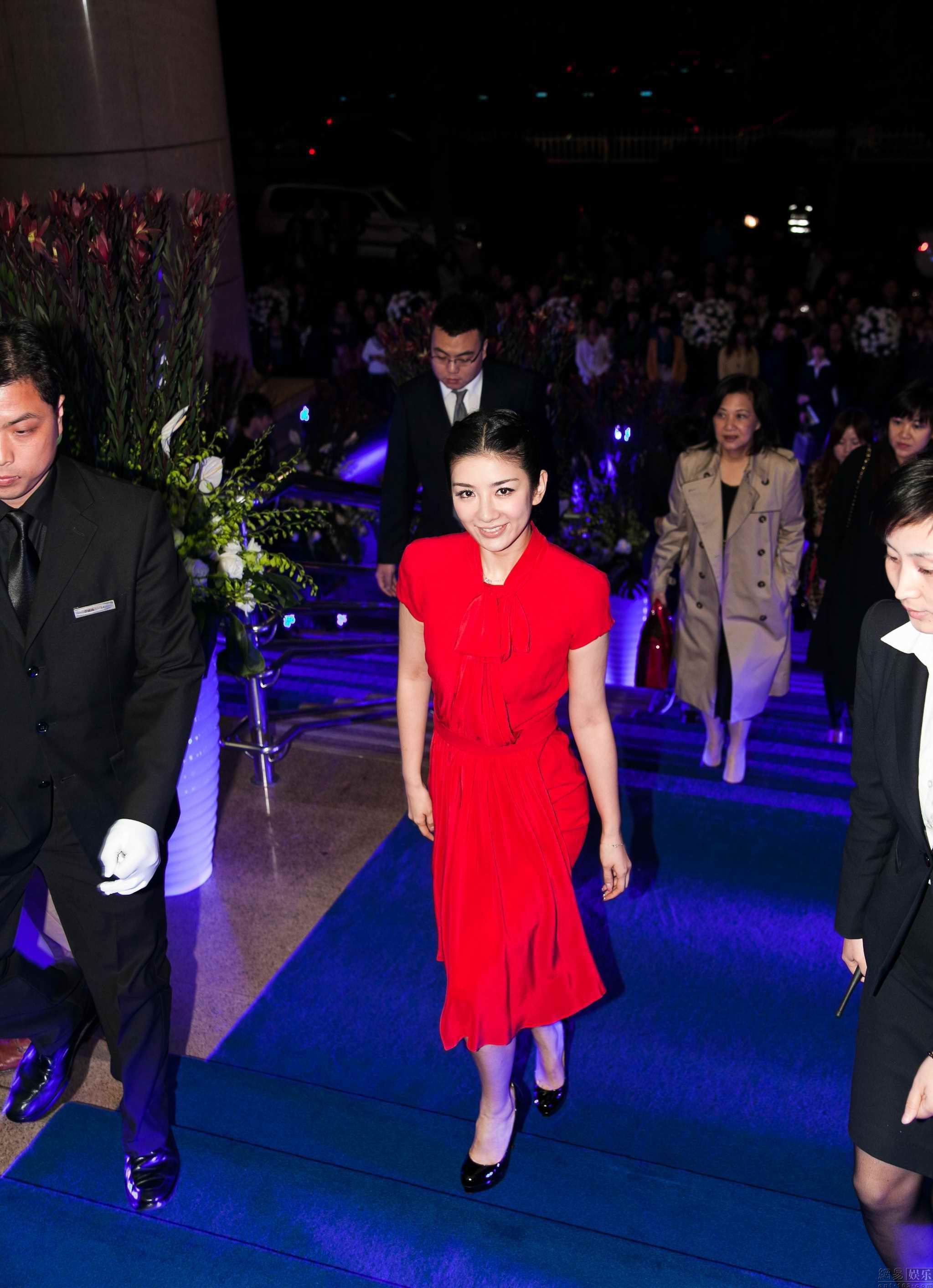  p>黄奕,1977年9月13日出生于上海市,中国内地女演员,歌手,导演,制作