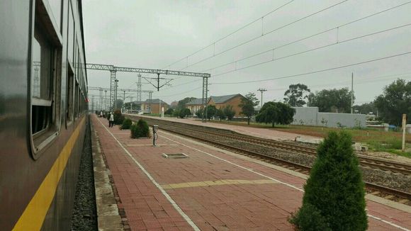 ">高桥镇站(gaoqiaozhen railway station),位于中国辽宁省葫芦岛市 a