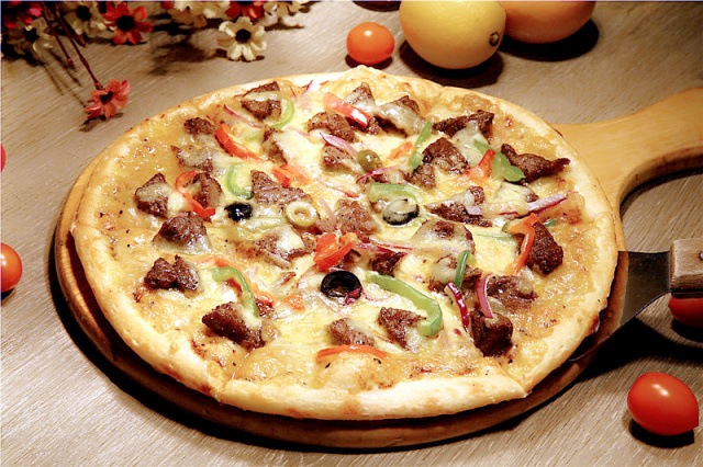 洋葱彩椒牛肉披萨