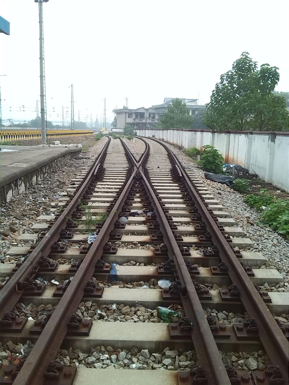 data-id="gnbtqy8ljr">转辙器是 a target="_blank" href="/item/道岔