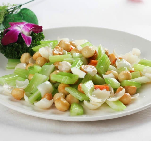 雪耳西芹炒腰果