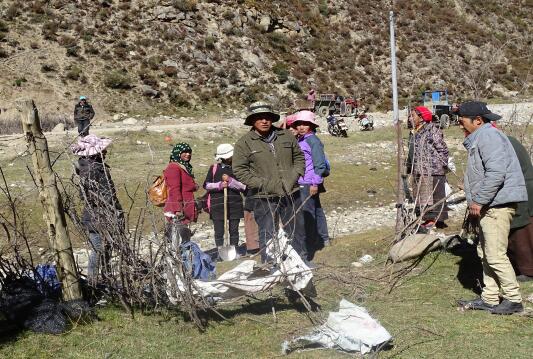  p>中华人民共和国西藏自治区山南市桑日县白堆乡辖行政村.