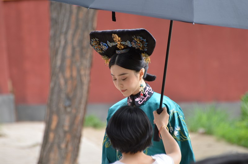 画框女人