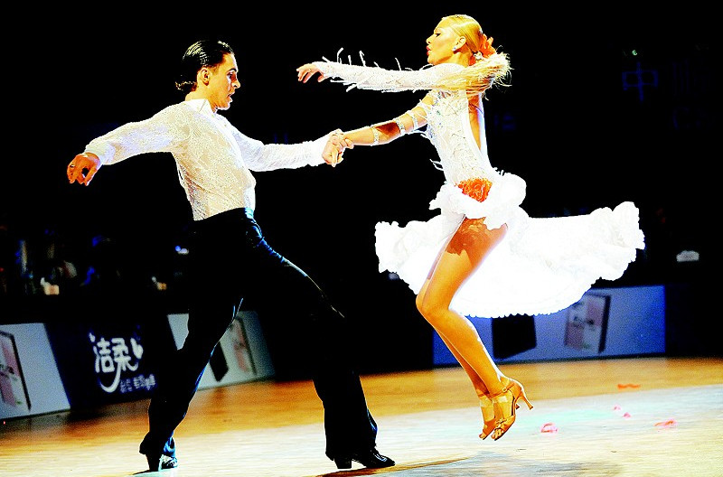 快三步舞教学(称为快三步的舞蹈)