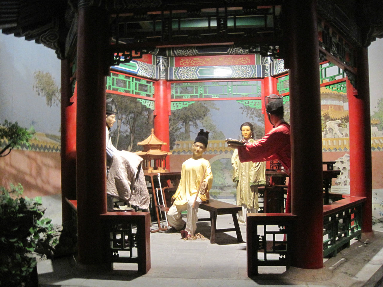 明皇宫占地133400平方米,总占地面积45000平方米,其中展厅有26个场景