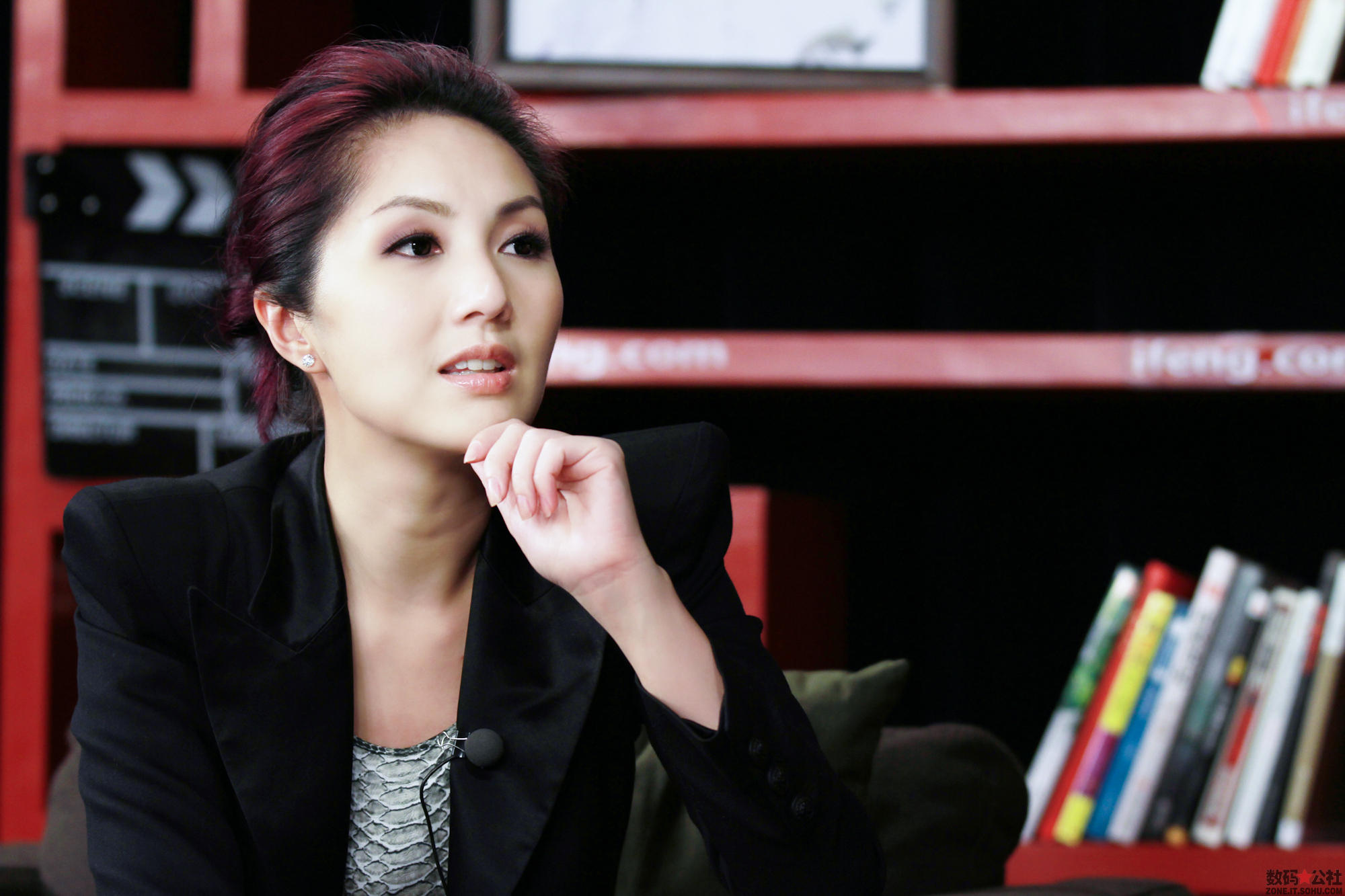  p>杨千嬅,原名杨泽嬅,1974年2月3日出生于中国香港,祖籍广东汕头