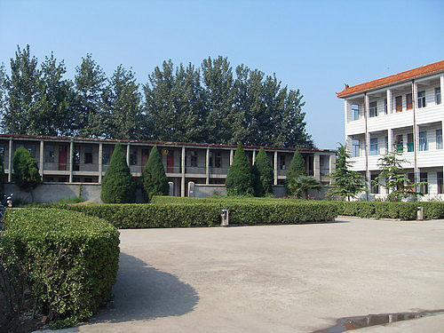  p>学校名称:长垣县第十中学,学校简称:长垣十中,创办时间:1958年