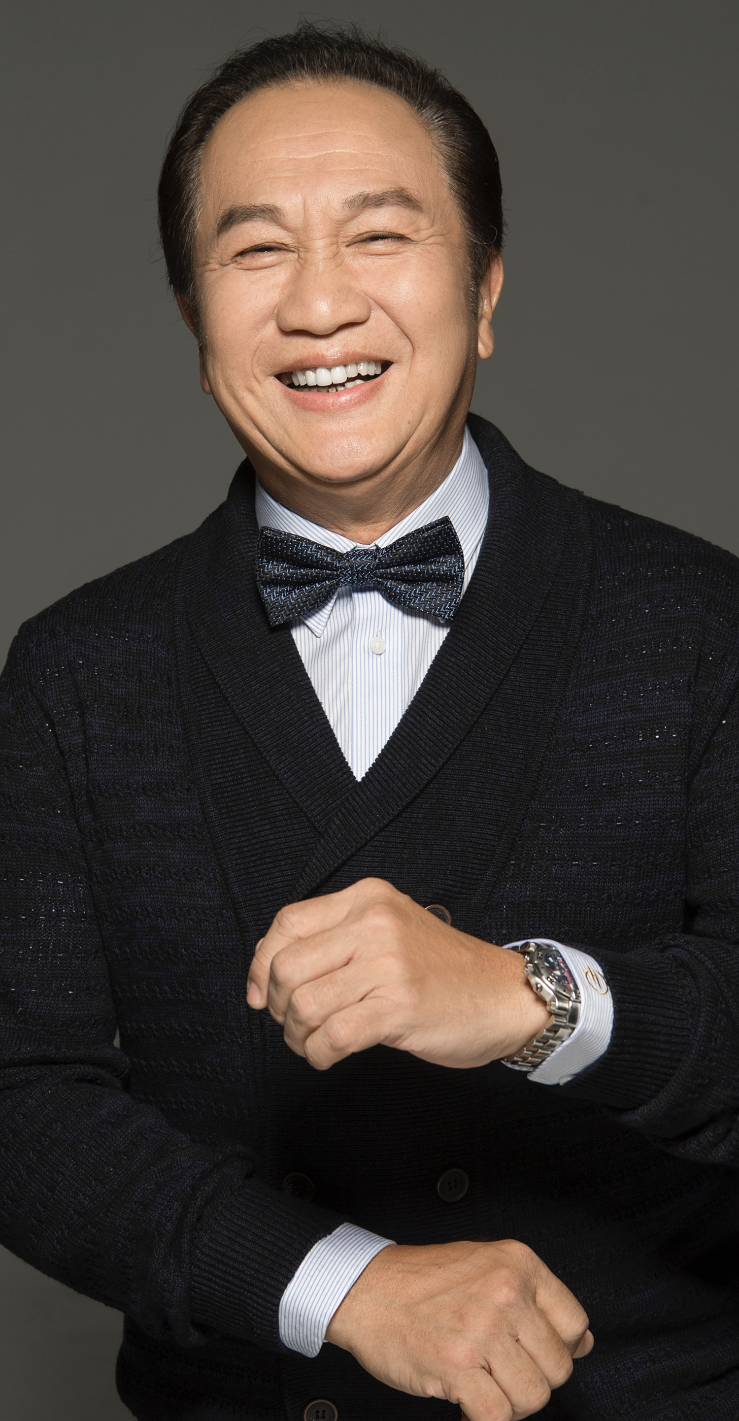  p>郭锋(kwok fung,曾被误称为郭峰),原名郭民富,1951年10月27日生于