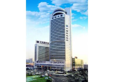  p>龙城国际酒店位太原市中心迎泽大街五一广场南侧,靠近太原火车站