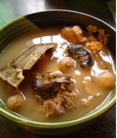 龟煲土茯苓