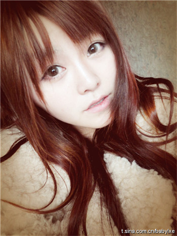  p data-id="gnx3zwk8kh">《卑恋》是一首林希儿演唱的歌曲,歌曲发布