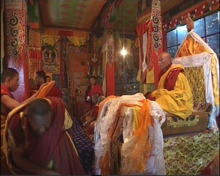  p data-id="gn8syt3rf6">第八世转世活佛— 晓里南迦仁波切,现为 a