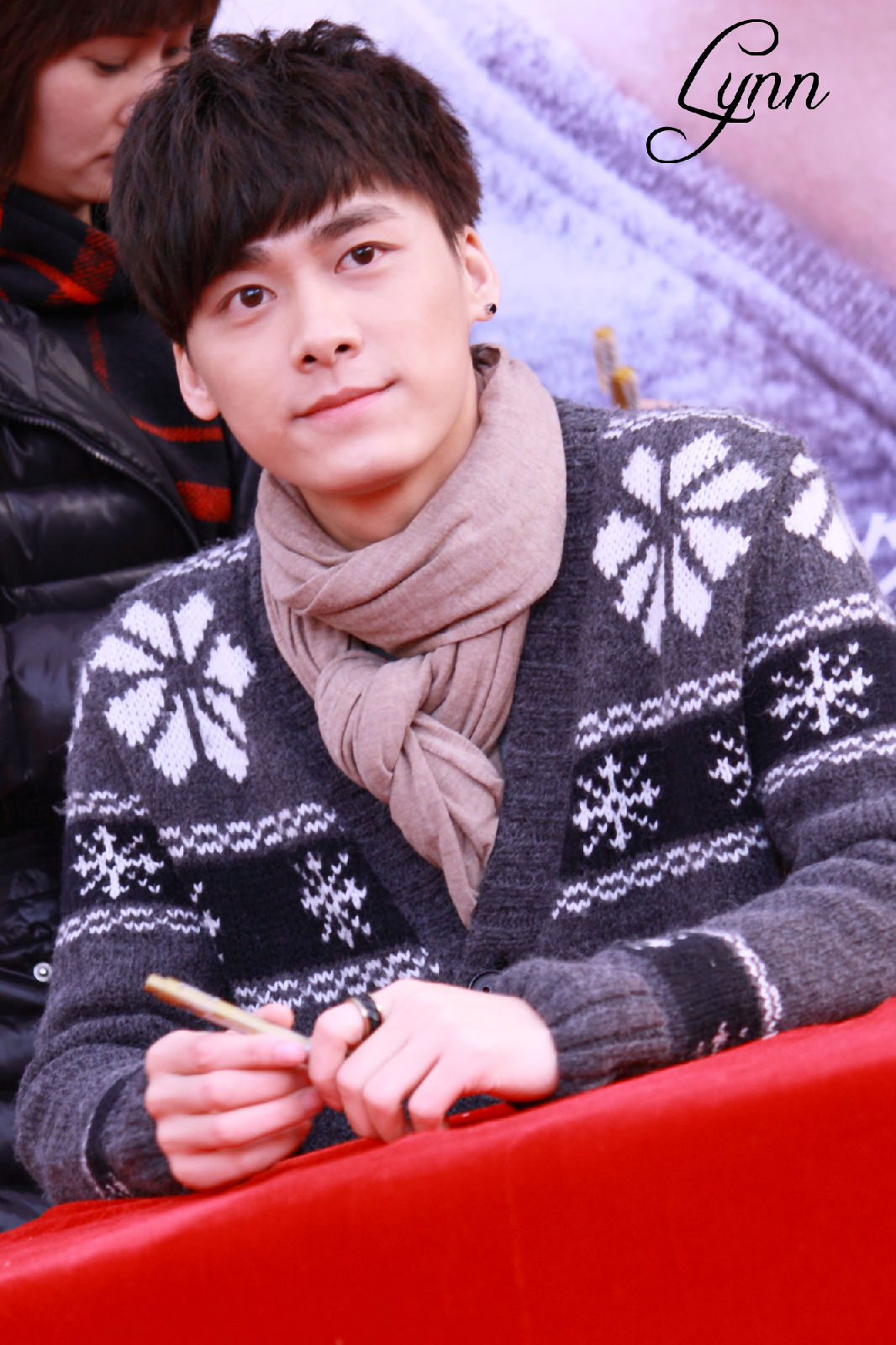  p>李易峰,1987年5月4日出生于四川省成都市,中国内地男演员,流行乐