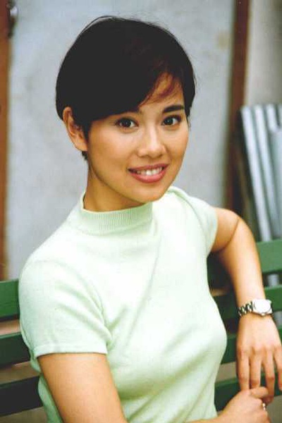  /p> p>1985年,年仅14岁参加无线 a target="_blank" href="/item/tvb