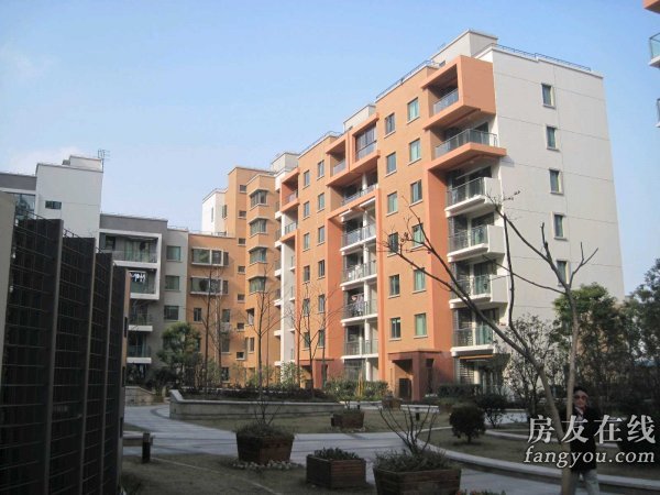  p>创智坊二期邻近众多所高等学府,为配合上海市政府"科教兴市"的发展