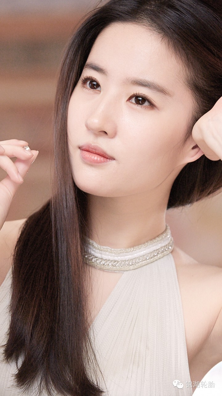  p>刘亦菲,1987年8月25日出生于湖北省武汉市,华语影视女演员,歌手