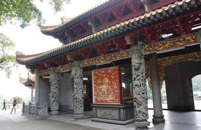  p data-id="gnwx5ovyip">马嘶岩寺,位于广东省普宁市,坐落于池尾马山