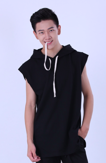 id="go12z7737n">张琛,1999年11月27日出生于北京,中国内地男演员