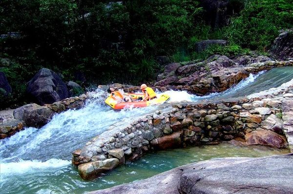 台山市凤凰峡漂流