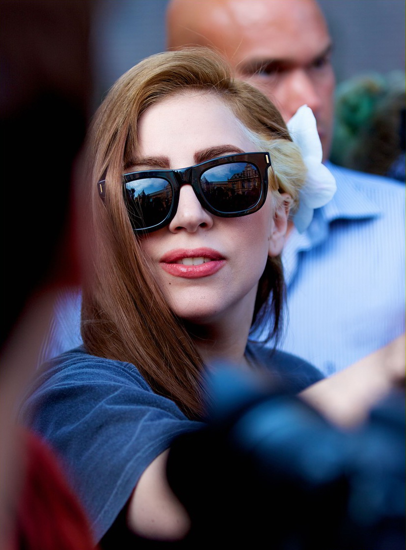  p>lady gaga,原名史蒂芬妮·乔安妮·安吉丽娜·杰尔马诺塔 i>