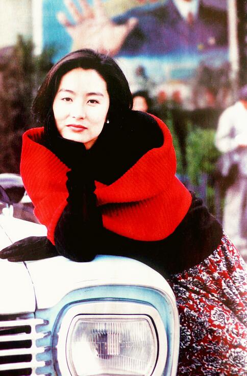  p>电影《滚滚红尘》由 a target="_blank" href="/item/严浩/5012116