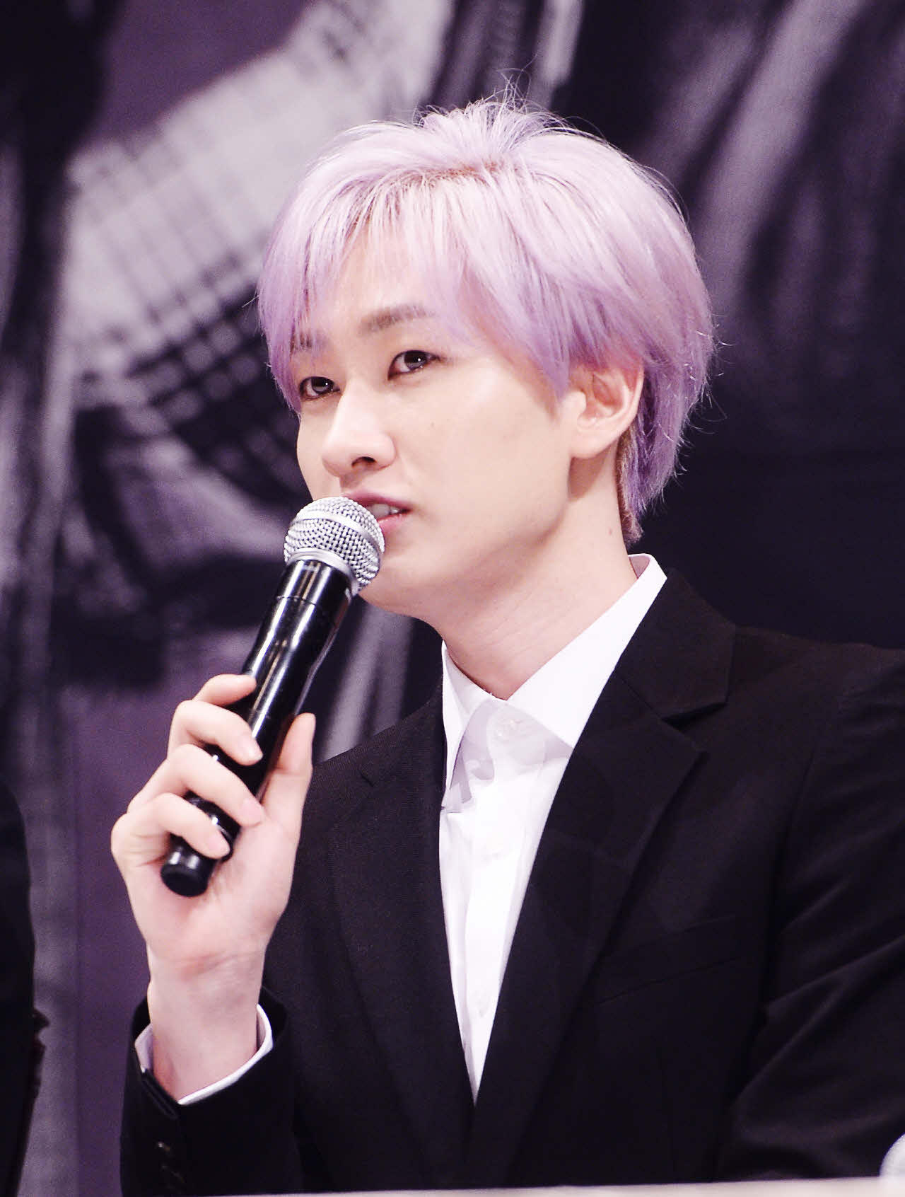  p>李赫宰(lee hyuk jae),艺名银赫(eun hyuk),1986年4月4日出生于