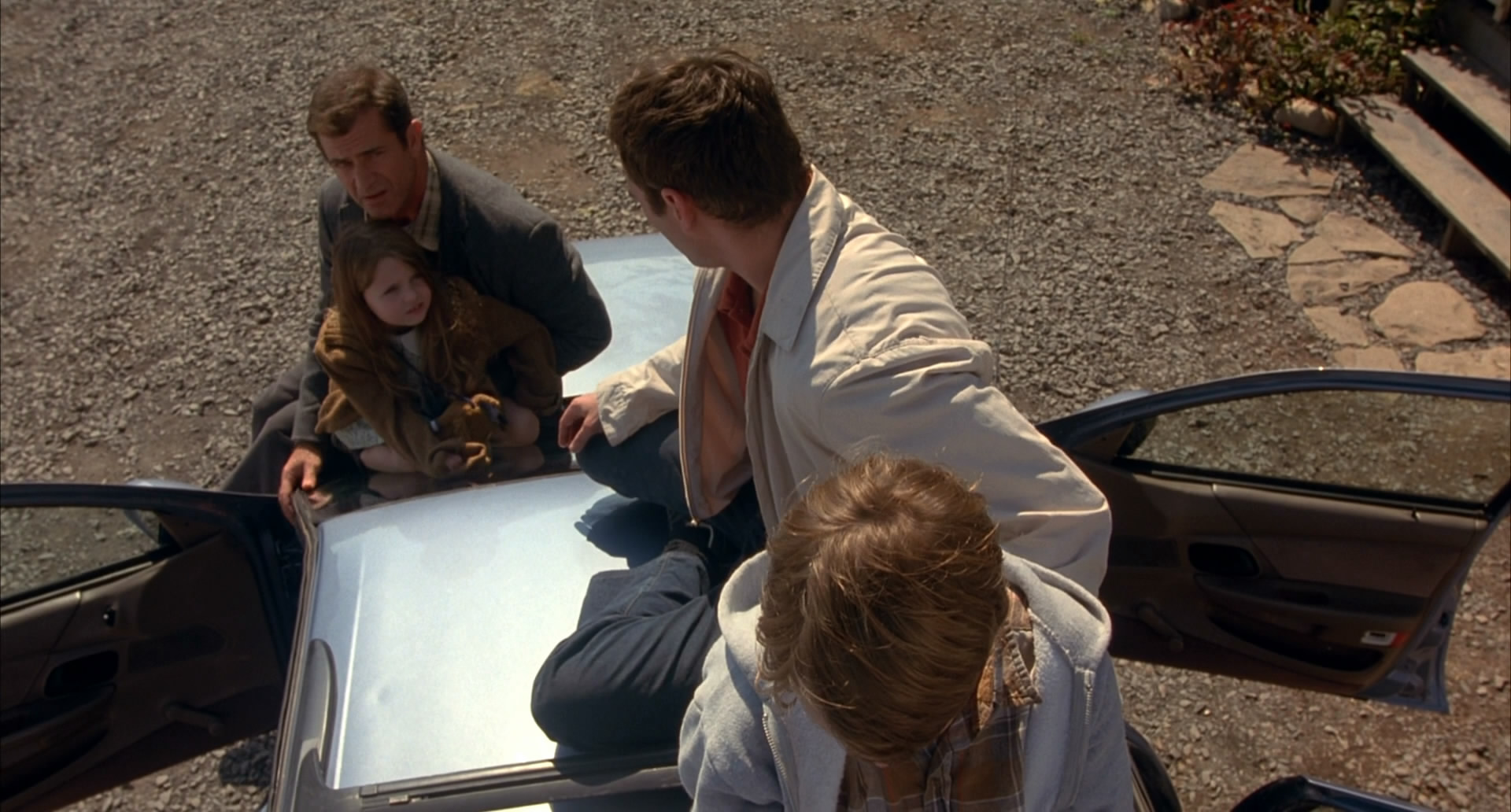  p data-id="gnbz1jij4i">《天兆》是由试金石影片公司与马歇尔电影