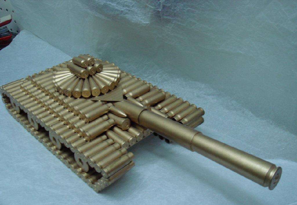  p>弹壳工艺品,又称子弹壳工艺品,弹壳模型.