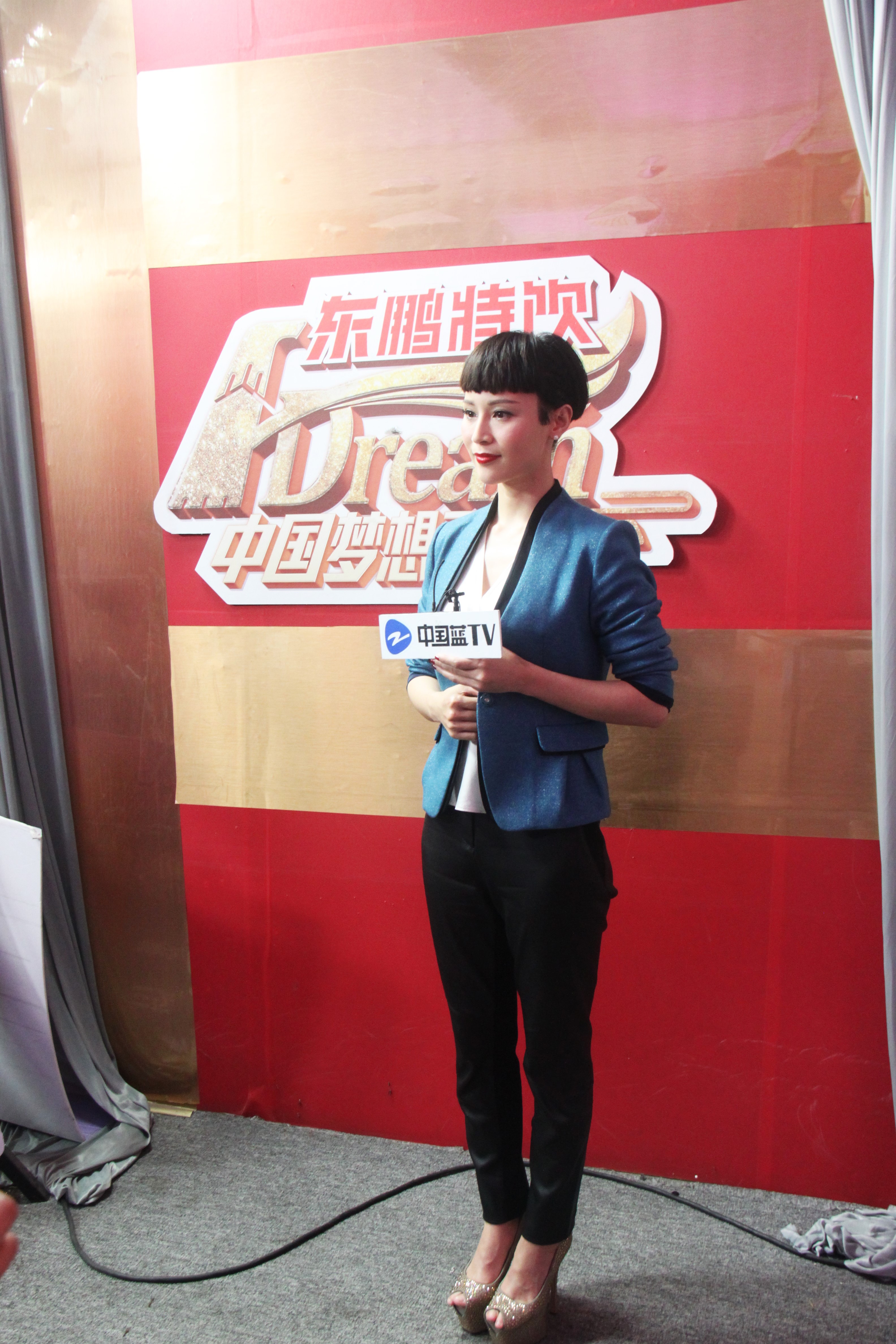 于浙江省金华市浦江县,毕业于浙江省艺术学院越剧表演班,中国女演员