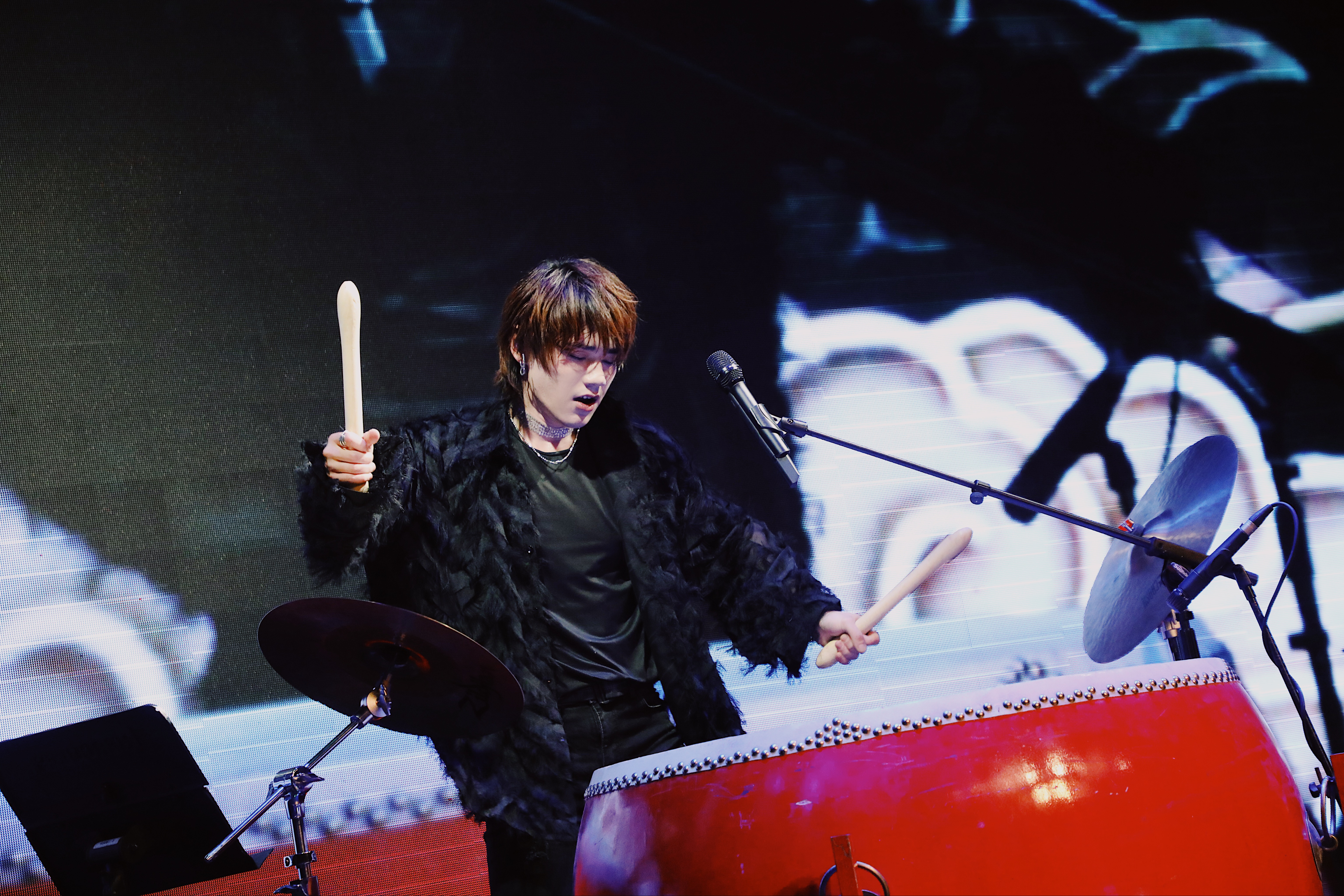  p>太一,本名郭岳,出生于北京市,中国内地流行乐男歌手,词曲创作者.