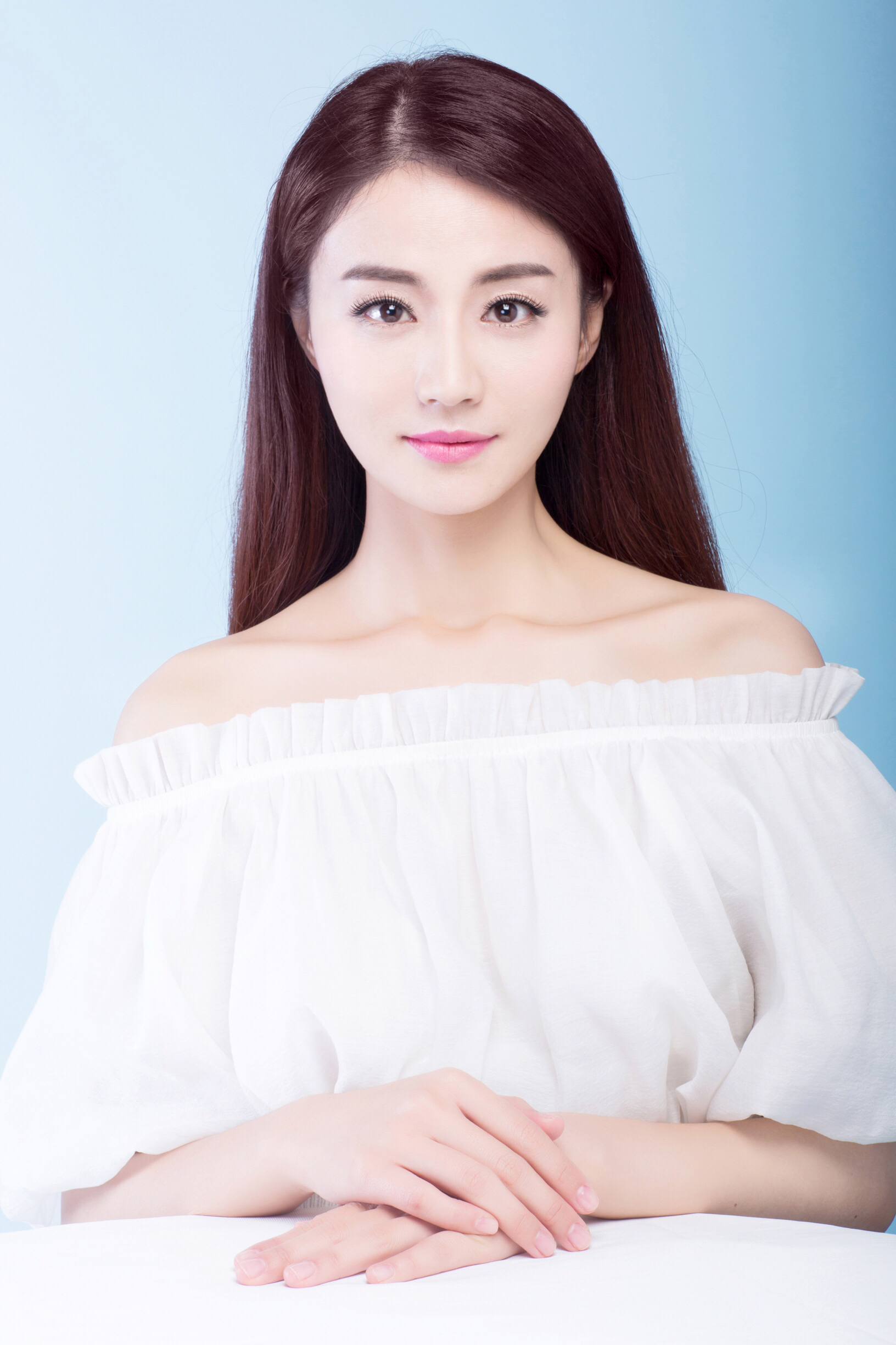  p>叶新晨,原名叶青青,1985年3月21日生于浙江温州,中国内地女演员