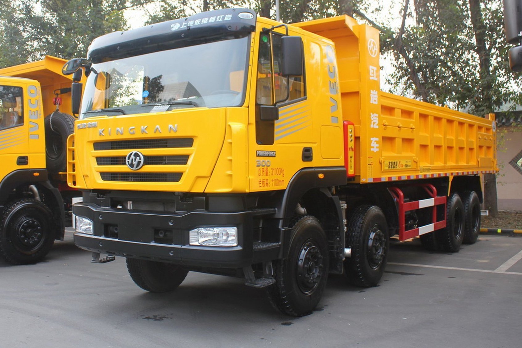 上汽依维柯红岩新金刚